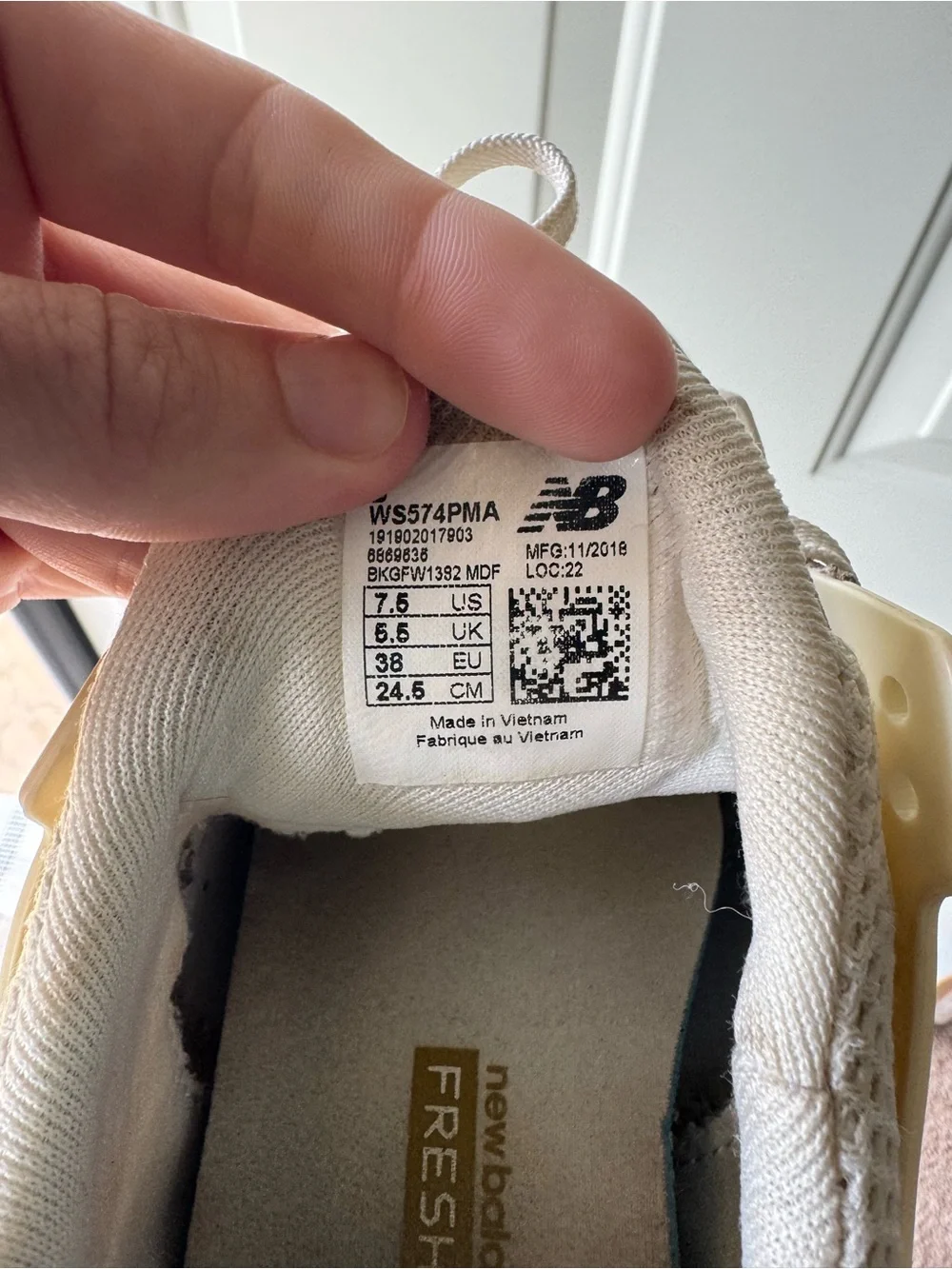 New Balance 574’s size 7.5